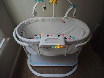 Fisher price Baby Bassinet 
