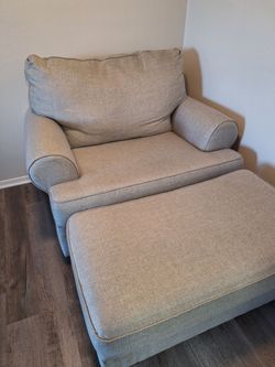 Ashley Furniture Antonlini Oversized Chair & Ottoman – Excellent Condition