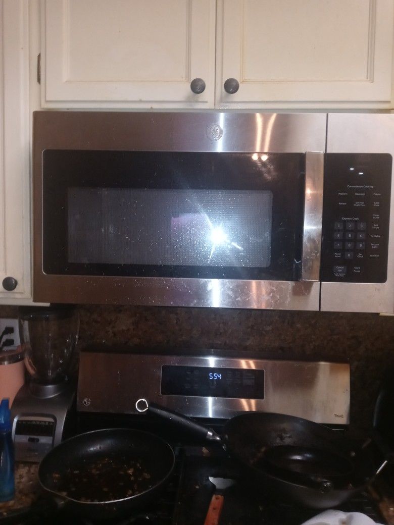 Brand New Microwave GE Brand New
