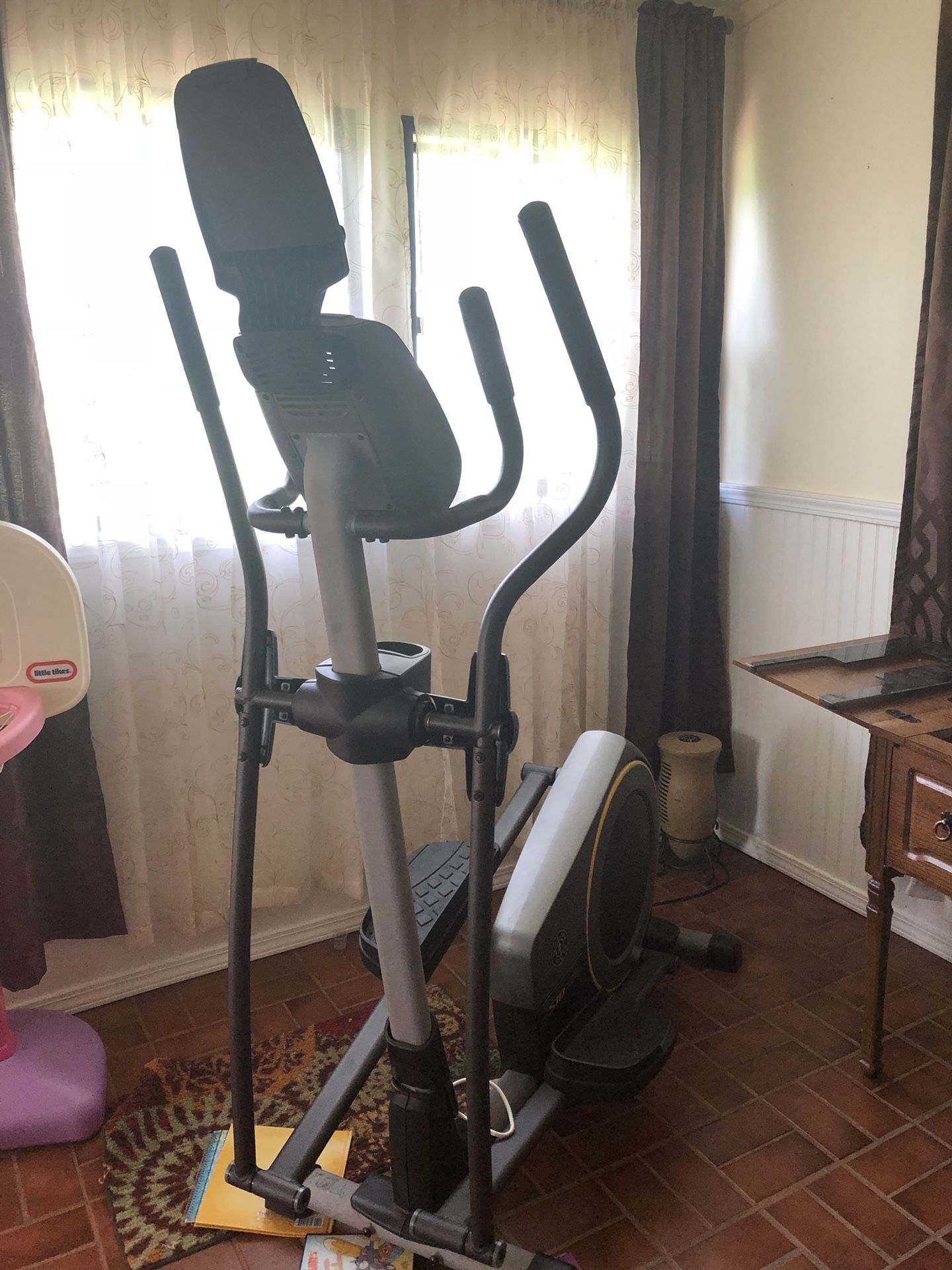 Gold's gym s10 stride trainer best sale