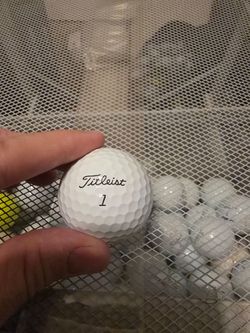 Titleist Pro V1 30 balls.
