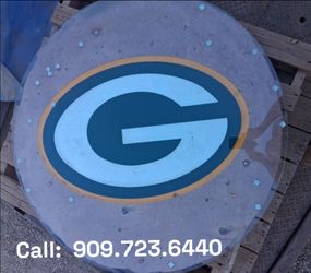 GREEN BAY PACKERS ROCK TABLE