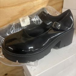 Women's Shoes... Sizes 37–42