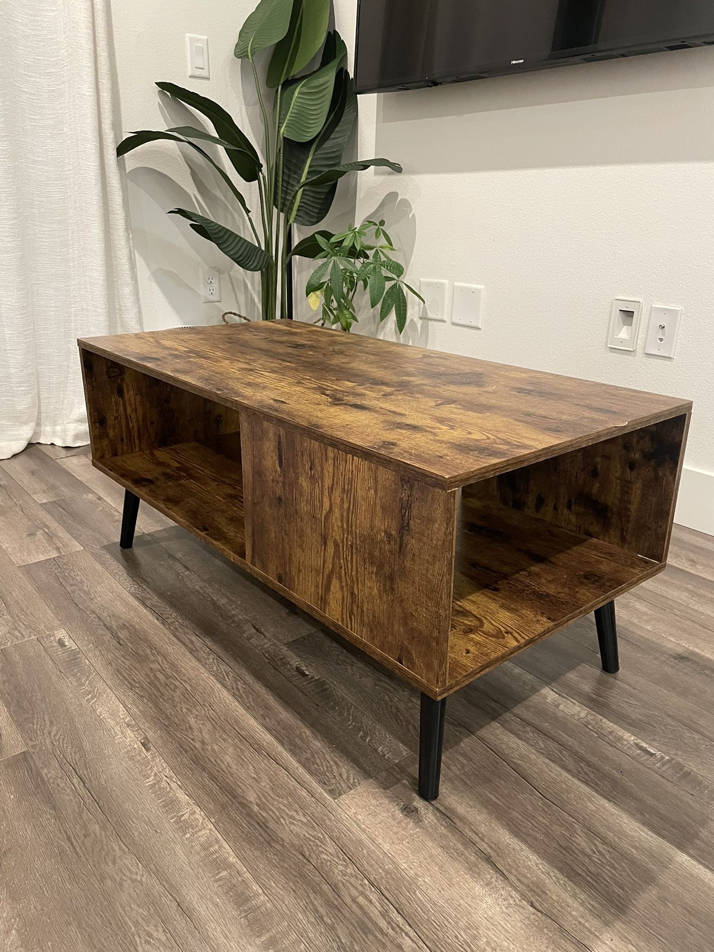 Mid-Century looking coffee table