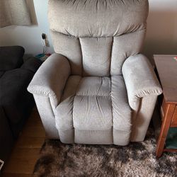 La-Z-Boy Recliners.   X2 Chairs