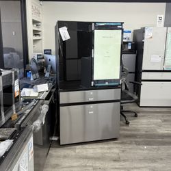 😍 SAMSUNG BESPOKE 29 CUBIC FT. AI FAMILY HUB REFRIGERATOR WITH BEVERAGE CENTER AND ICE MAKER😍