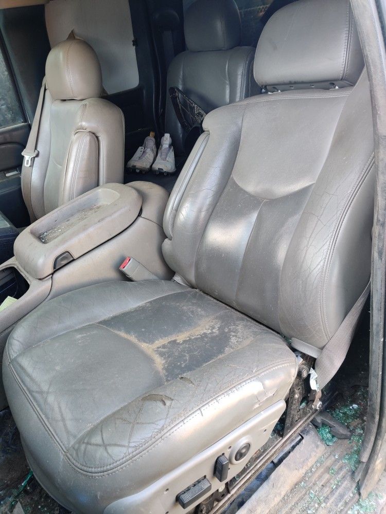 Driver And Passenger Seat & Center Console
