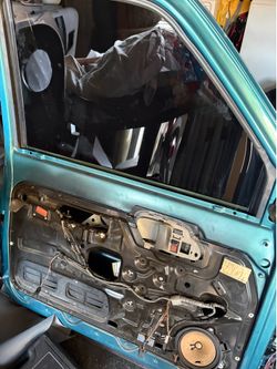 FOR PARTS 1997 Chevy truck door