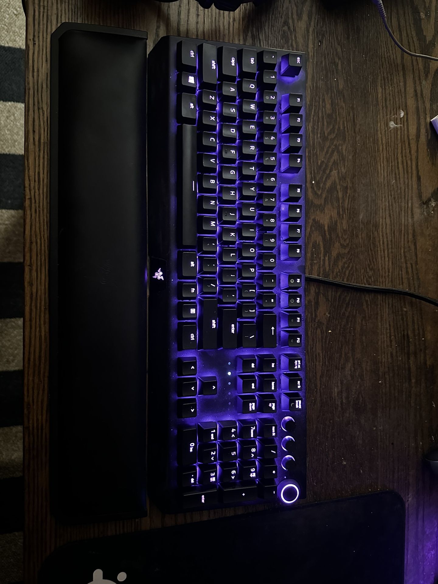 Razer - Huntsman V2 Full Size Wired Optical Purple Clicky Switch Gaming Keyboard with Chroma RGB Backlighting - Black