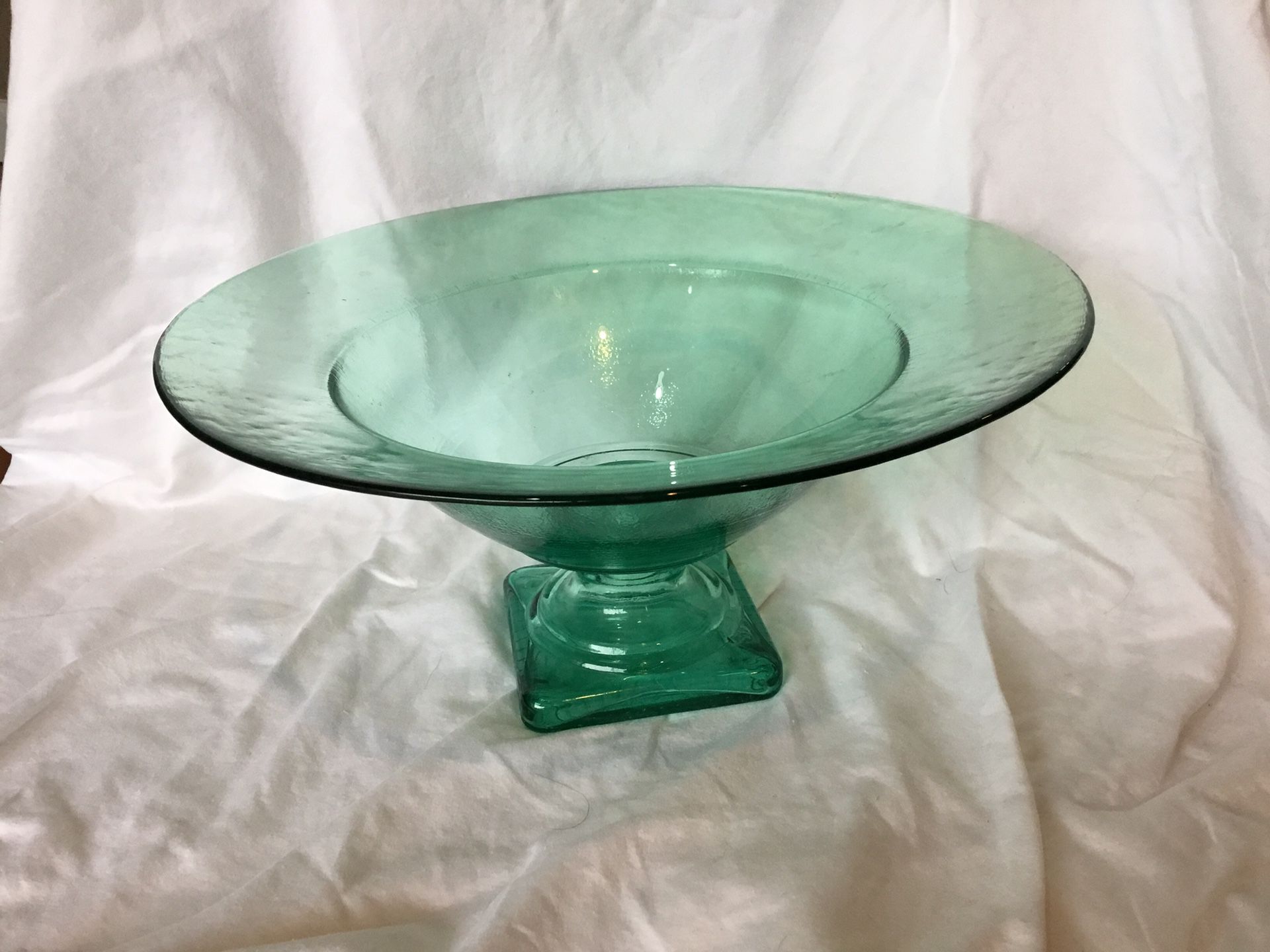 Recycled green glass console bowl