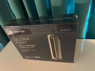 Motorola Ultra-Fast DOCSIS 3.1 Cable Modem with AC3200 Dual Band Router MG8702