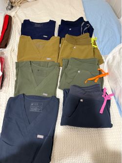 Women’s Scrub Lot (Size Medium) – FIGS, Jaanuu, Fabletics, Cherokee, Mandala