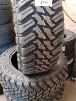 New set of atturo mud terrain 33 1250 20 Lt