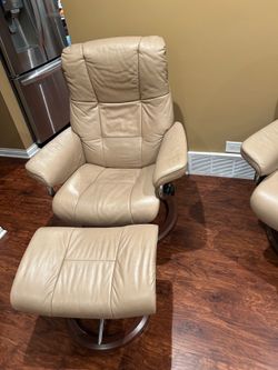 Medium Stressless mayfair chair recliner