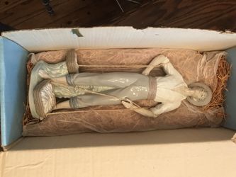 Lladro #802 El Cenachero (The Fisherman)