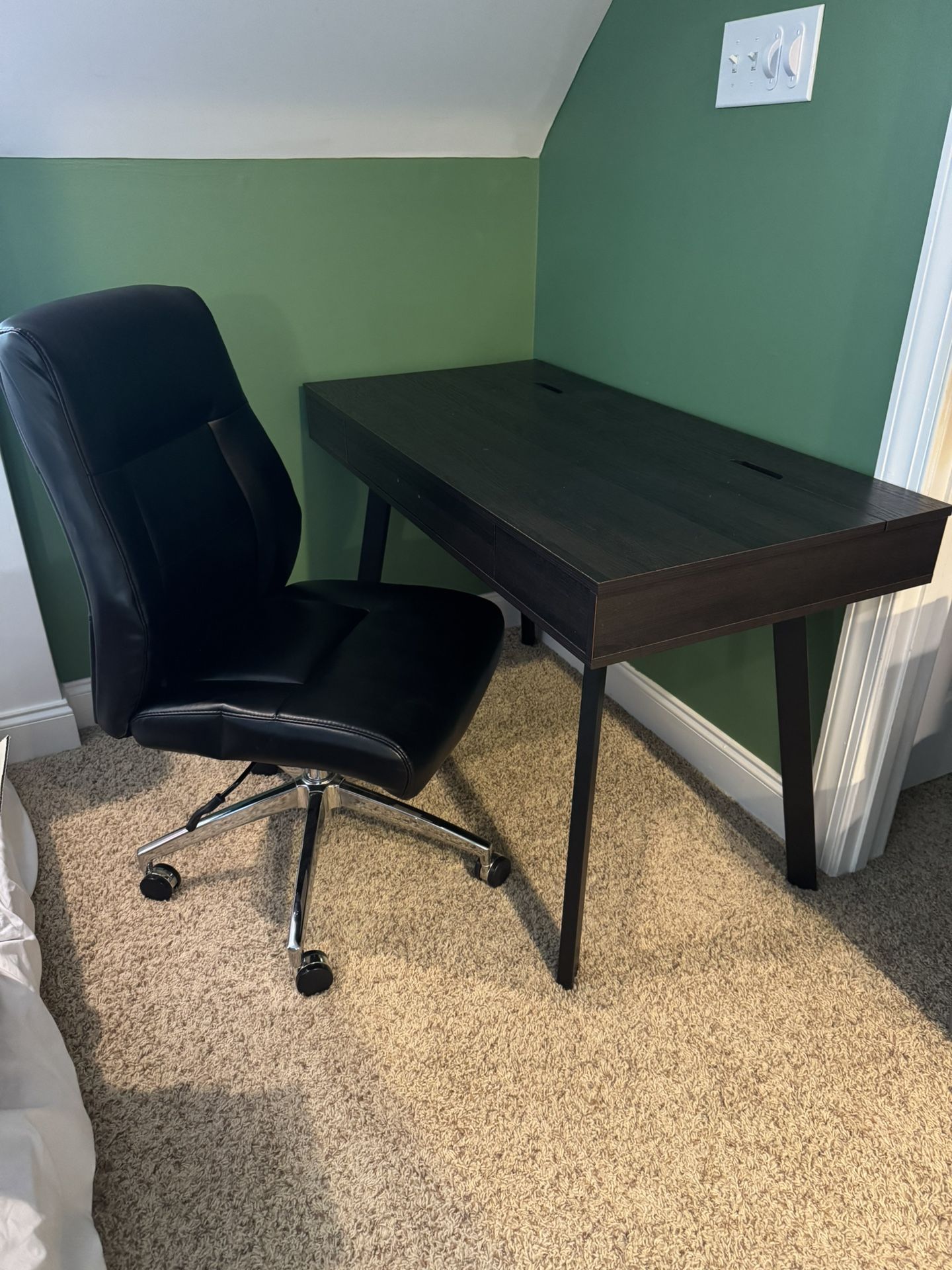 Desk & Office Chair