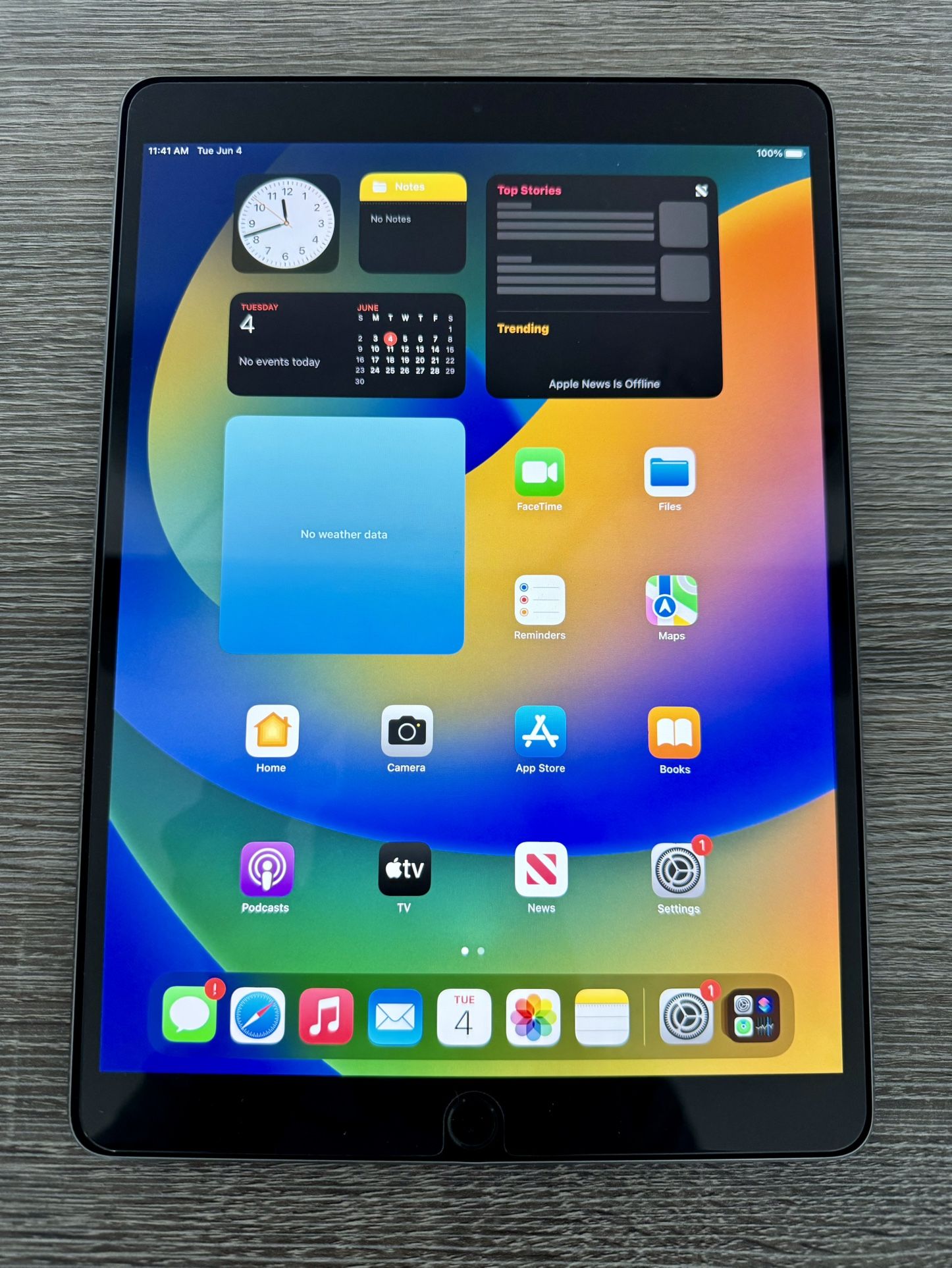 iPad Pro 10.5 WiFi 64GB + Apple Folio Case