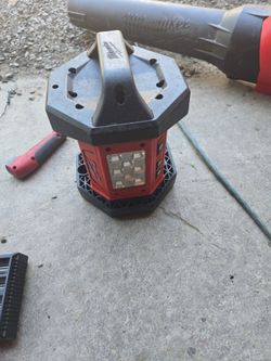 lwaukee 236120 M18 Rover 18V Floodlight