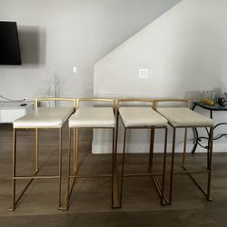 4 Bar Stools 