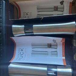 battery powered salt and pepper shakers 