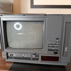 Retro Panasonic AG-550 TV Monitor VCR Combo Gaming VHS Video Player VTG 1990 CRT