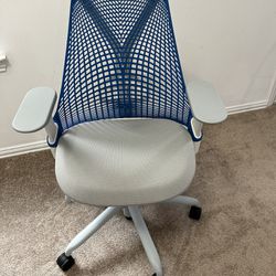 Office Chair Herman miller Sayl - Like New Condition