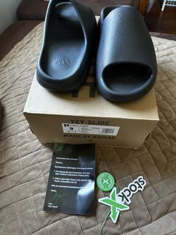 Size 9 Onyx Yeezy slide 