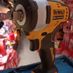DEWALT 20V ATOMIC  IMPACT WRENCH  1/2  IN 