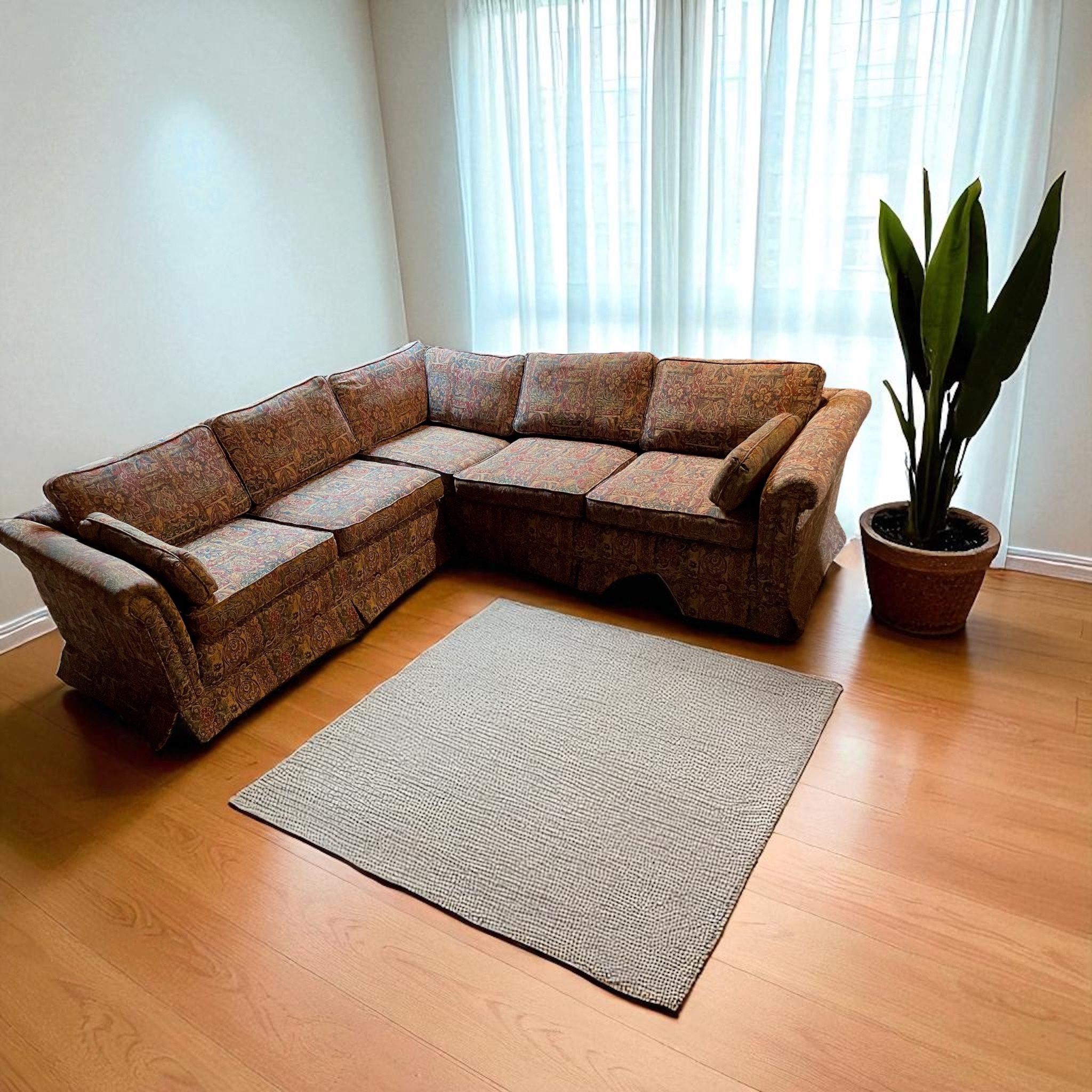 Sectional Couch (WE DELIVER)
