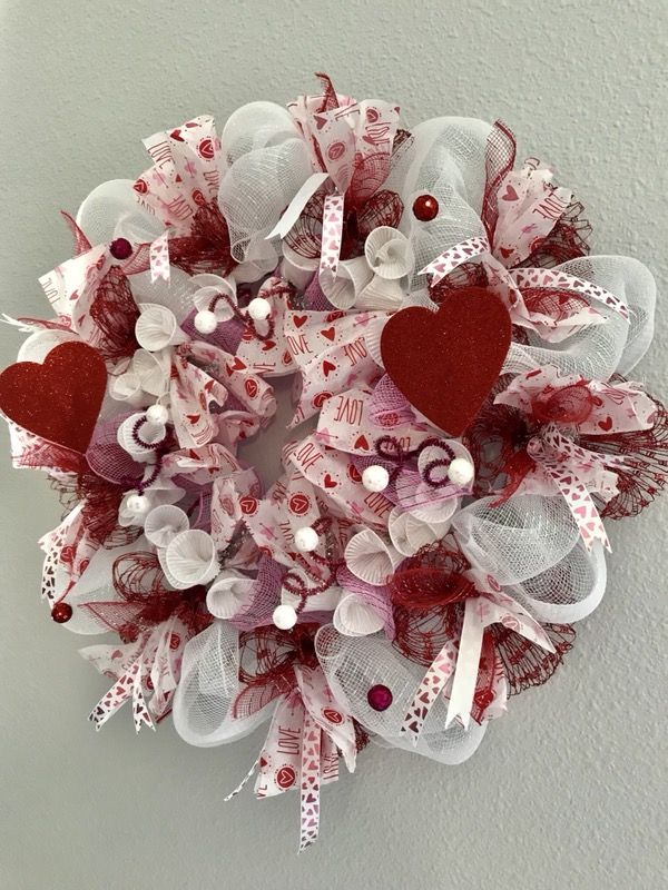 Valentines door wreath