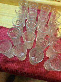 Vintage Diamond Pattern Glass Tumblers - Set of 16