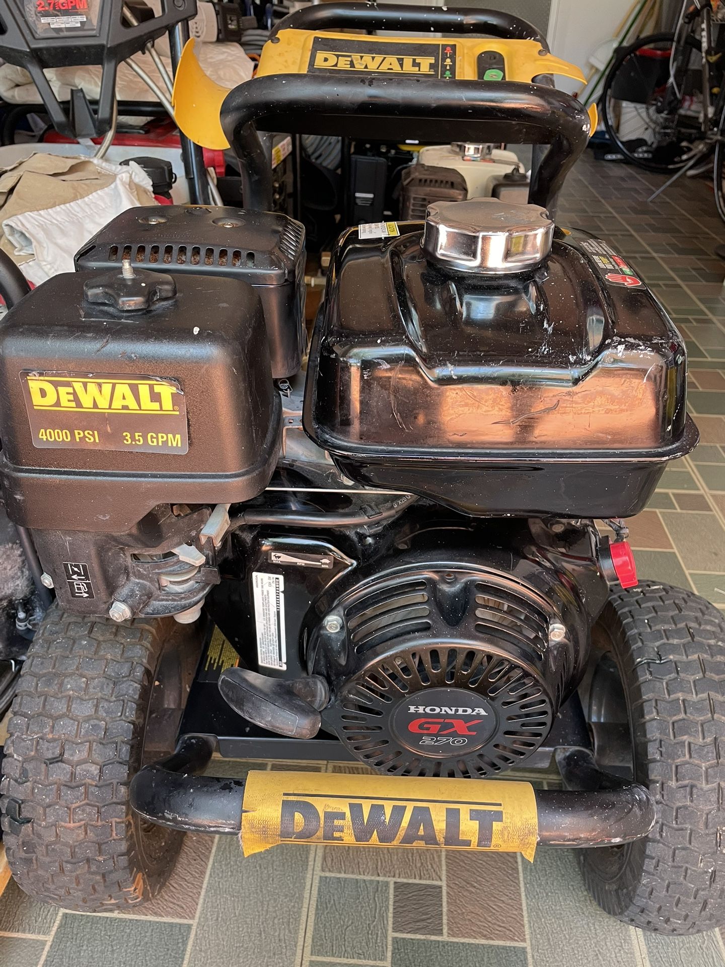 Dewalt With Honda Engine Pressure Washer Like New