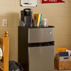 3.2 Compact Igloo Refrigerator Freezer Delivery Available South Downtown Fort Worth Area 76104 