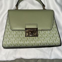 michael kors crossbody 