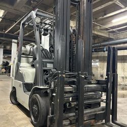 2019 NISSAN forklift for sale 