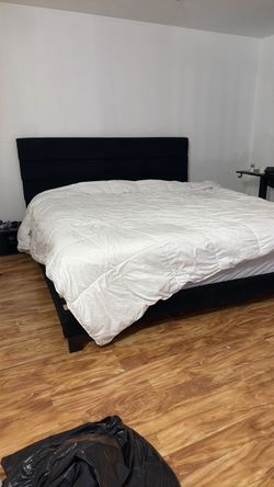 King size Bed with mattress