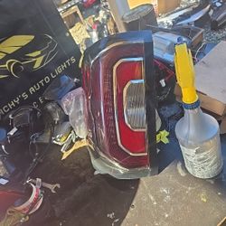 2016-2018 GMC SIERRA 1500 DENALI LEFT DRIVER LED TAIL LIGHT (4794)