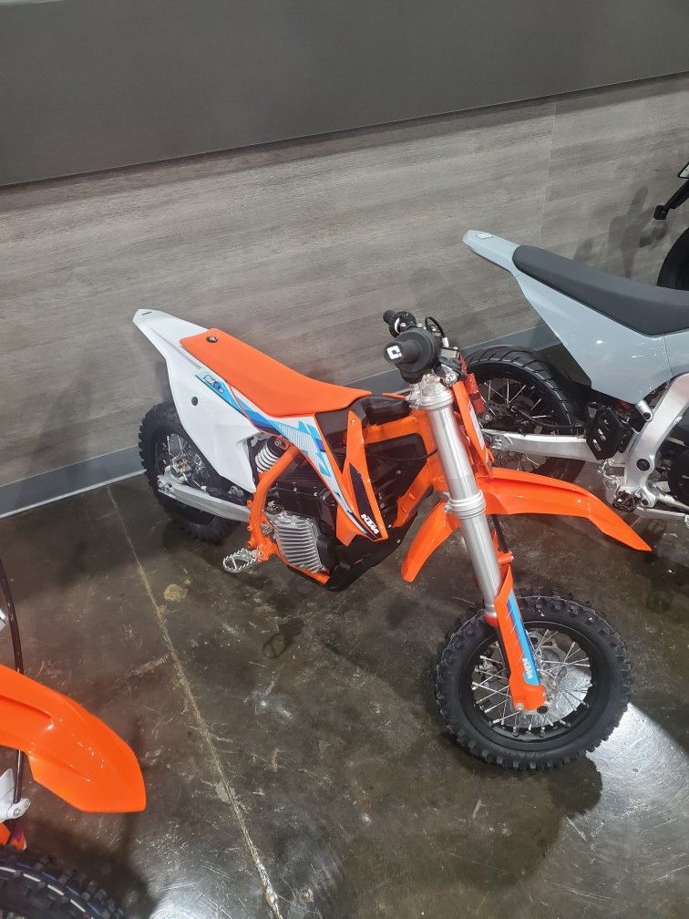 2024 KTM SX-E 3