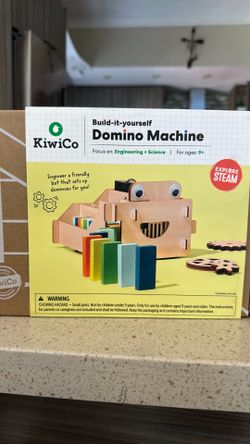 Kiwi Co Domino Machine