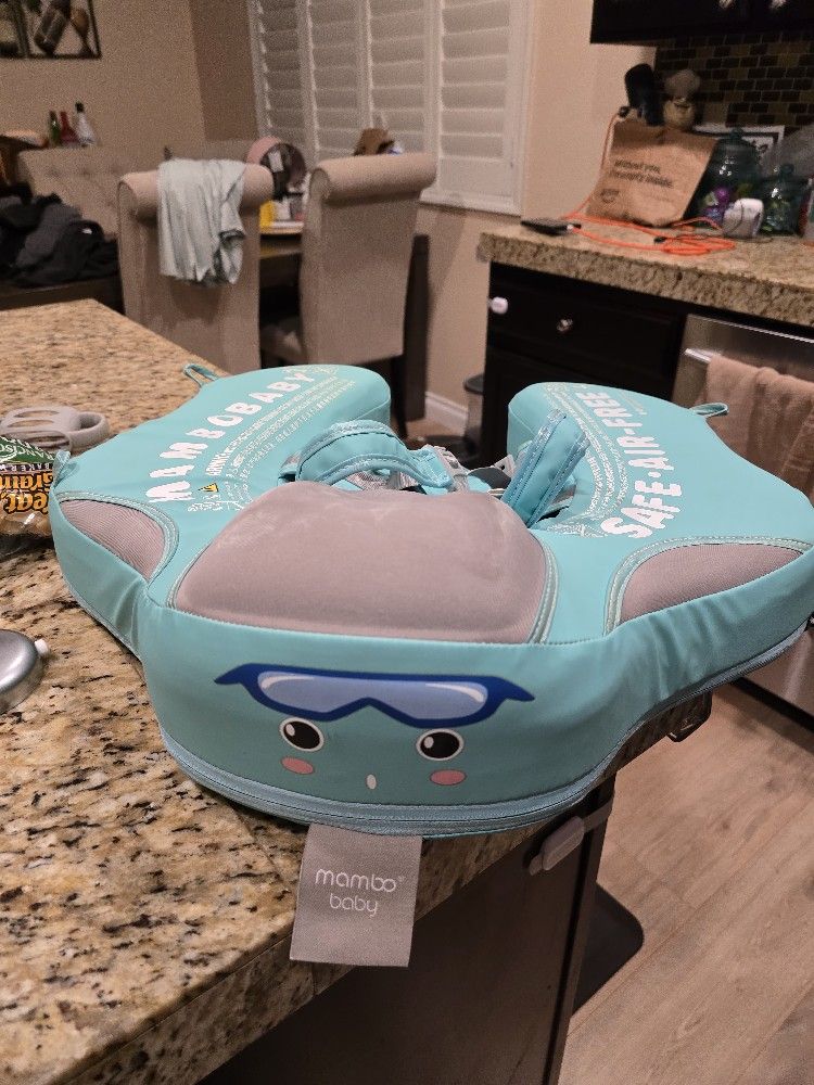 Mambo Baby Float With Canopy