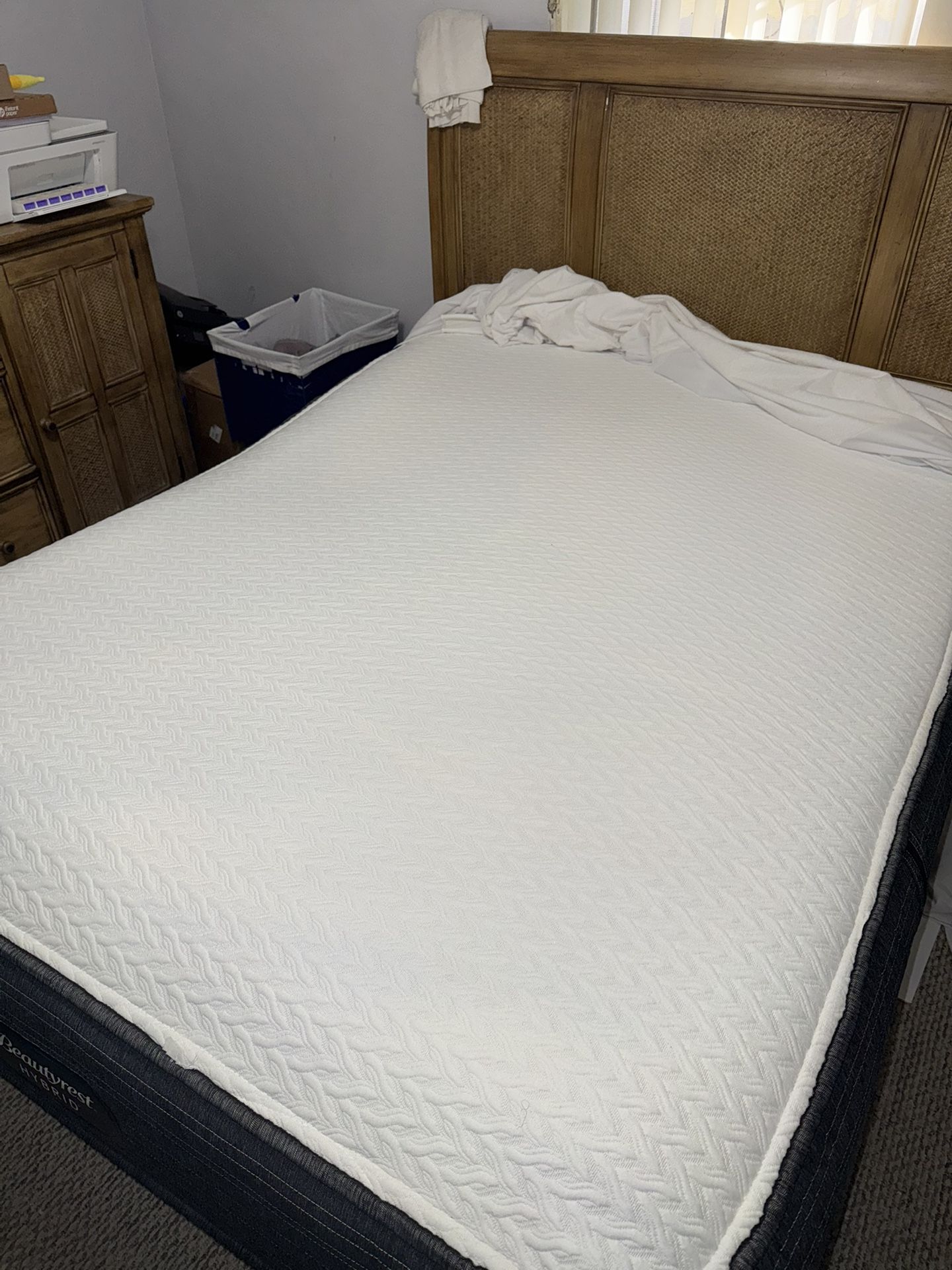 Used Queen Mattress - Serta Beauty Rest