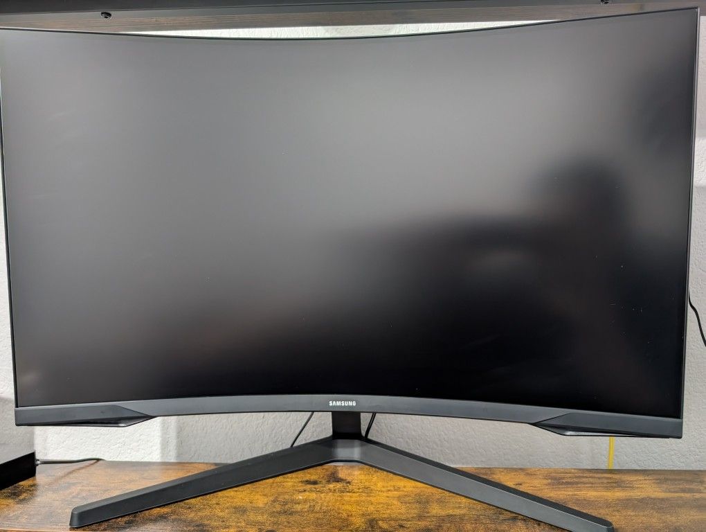Samsung Odyssey G5 Curved Gaming Monitor