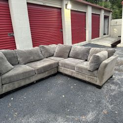 Comfy Nice Gray Sectional Couch 🔥🔥