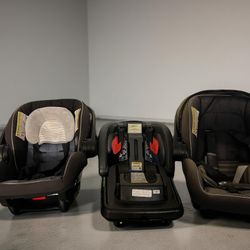 Graco click connect 2 car seats, 1 base, one stroller and an infant insert