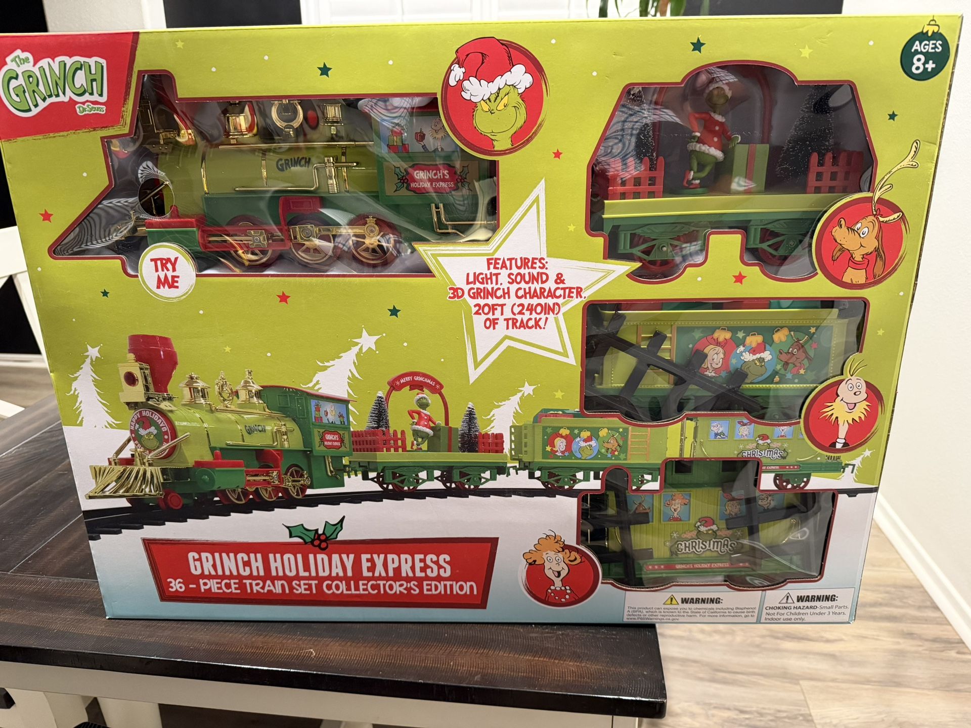 Grinch Holiday Express Train Set