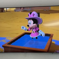 Samsung Crystal UHD U8000F 75-Inch 4K Smart TV in Black