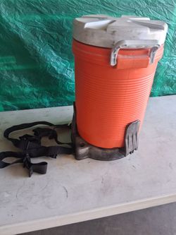Igloo water jug holder / stand