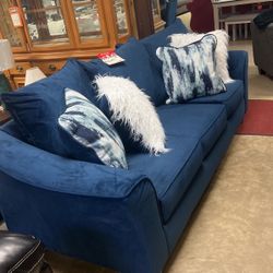 Brand new Sophers 650 loveseat 650 Chair 400