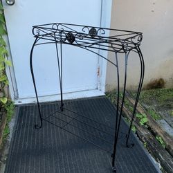 Plant Holder Like New! Kendall Area 
