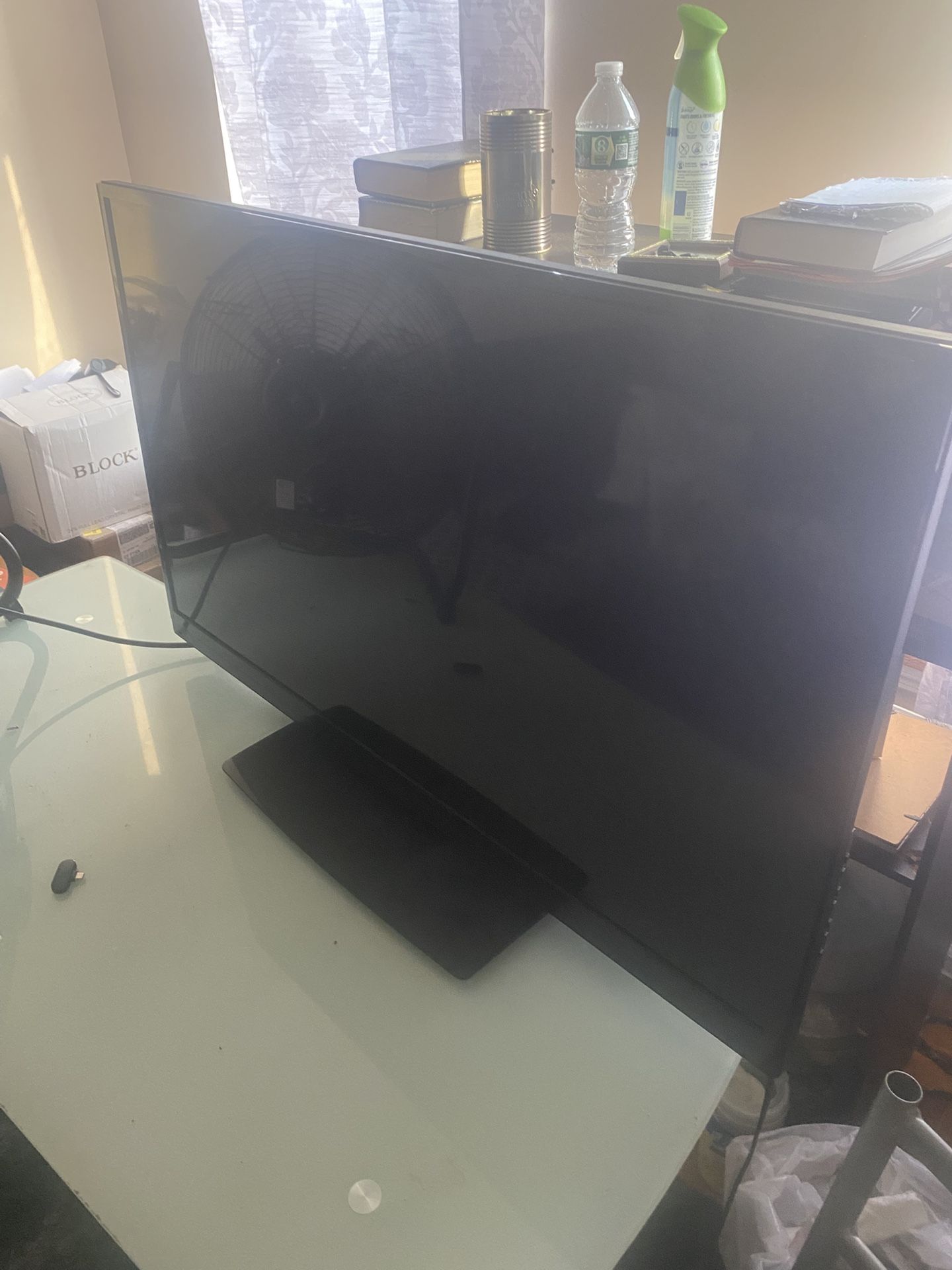 Insignia 40’ Television